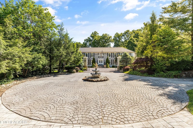 6310 Crown Hill Dr, Knoxville, TN 37918