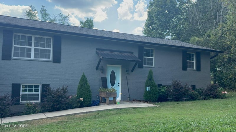 6314 John May Dr, Knoxville, TN 37921