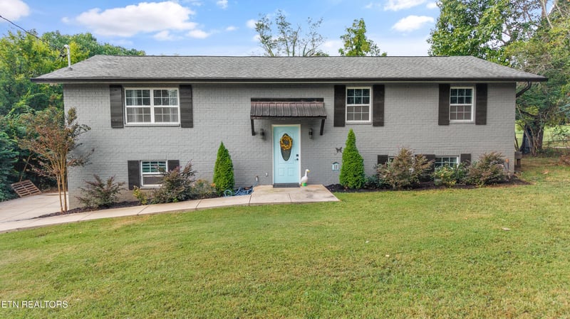 6314 John May Dr, Knoxville, TN 37921
