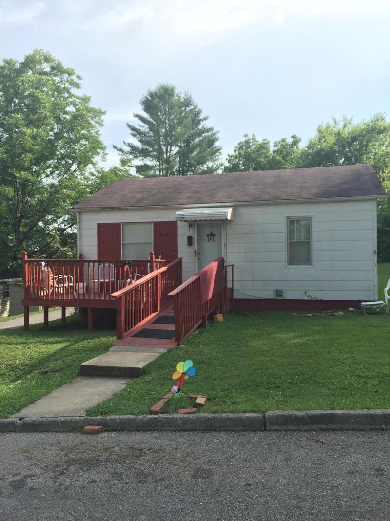 632 12 Unaka St, Harriman, TN 37748