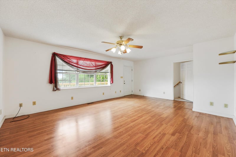 632 Mountain View Dr, Seymour, TN 37865