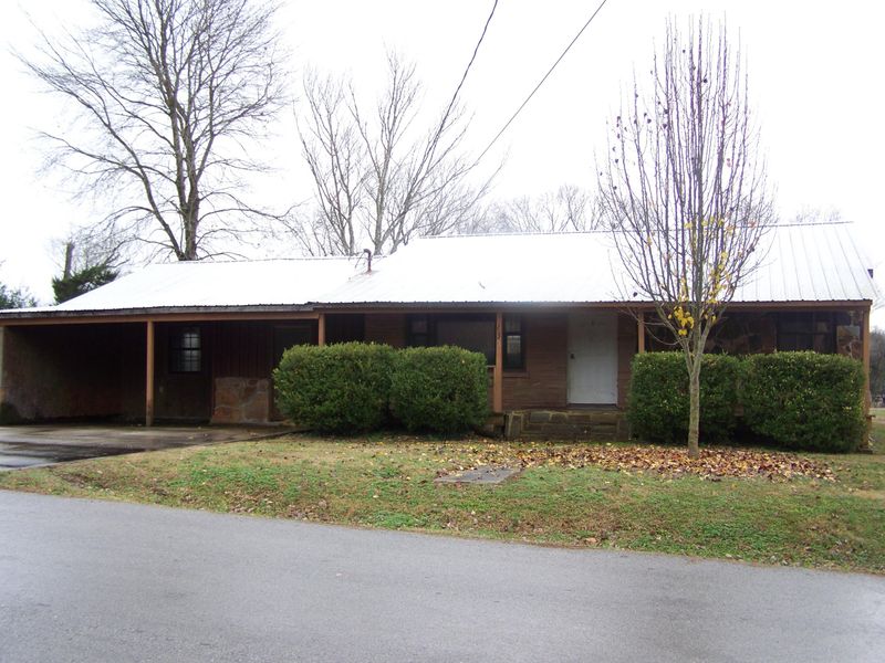 632 N Wilder Ave, Rockwood, TN 37854