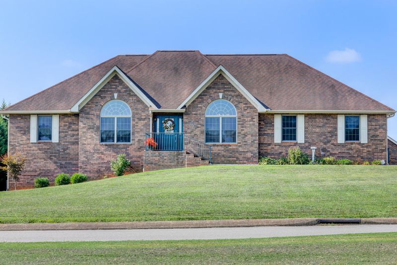 632 River Run Dr, Maryville, TN 37804