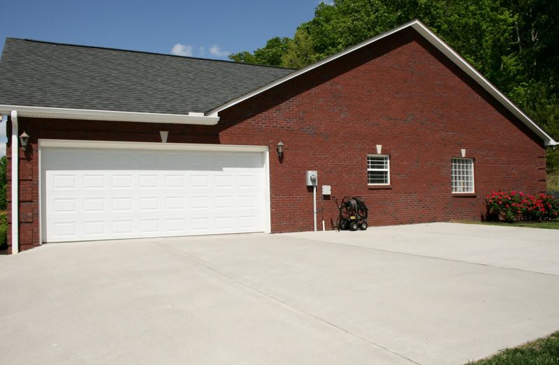6320 Christian Springs Dr, Corryton, TN 37721