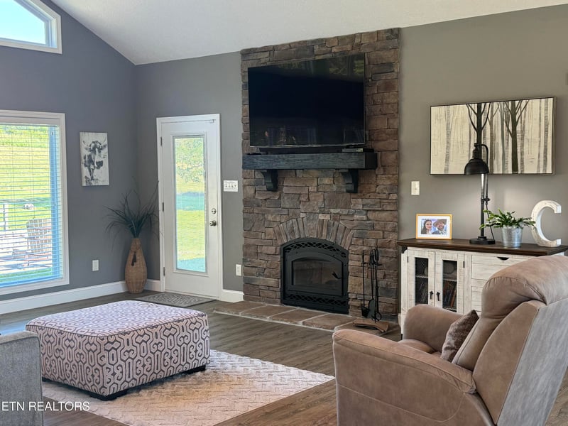6320 Stephens Quarry Ln, Corryton, TN 37721