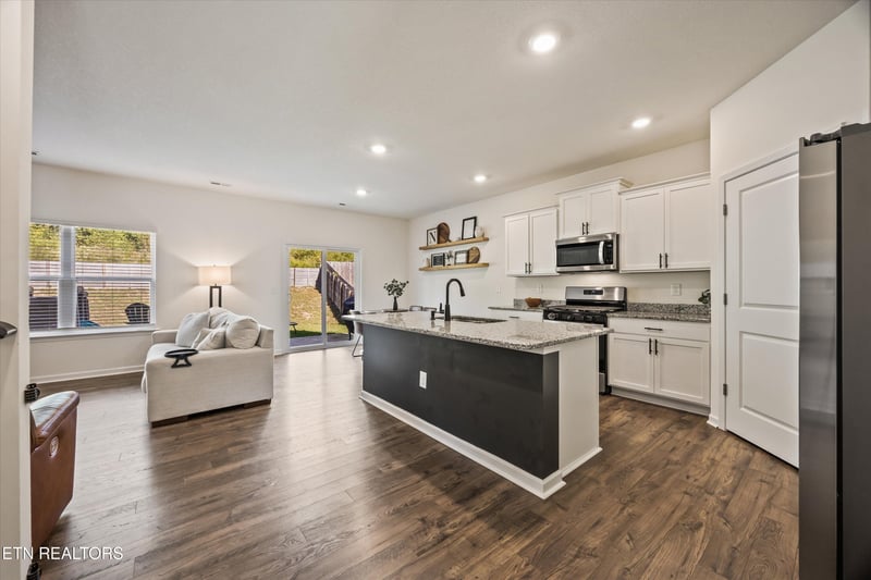 6321 Night Time Dr, Knoxville, TN 37931