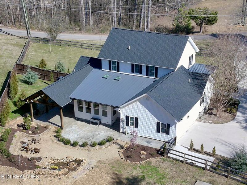 6322 Cate Rd, Powell, TN 37849