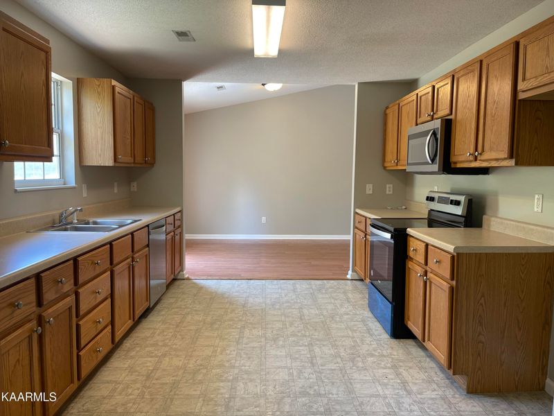 6324 Hugh Willis Rd, Powell, TN 37849