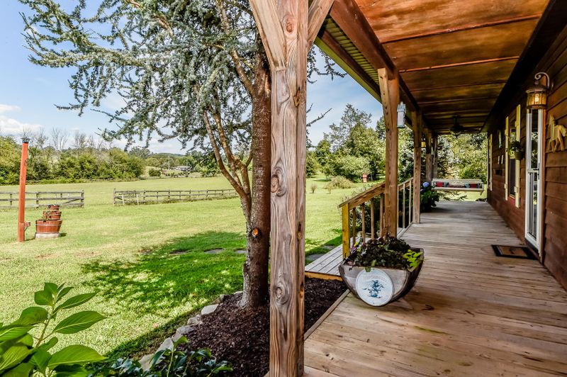 6325 Morganton Rd, Greenback, TN 37742