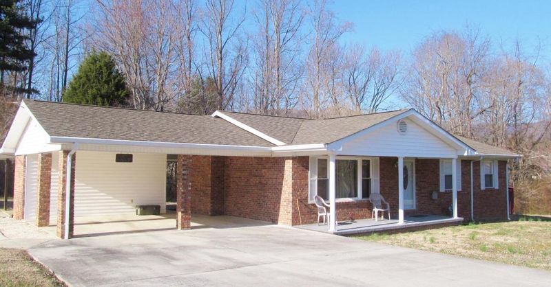 633 Buxton Ln, Wartburg, TN 37887