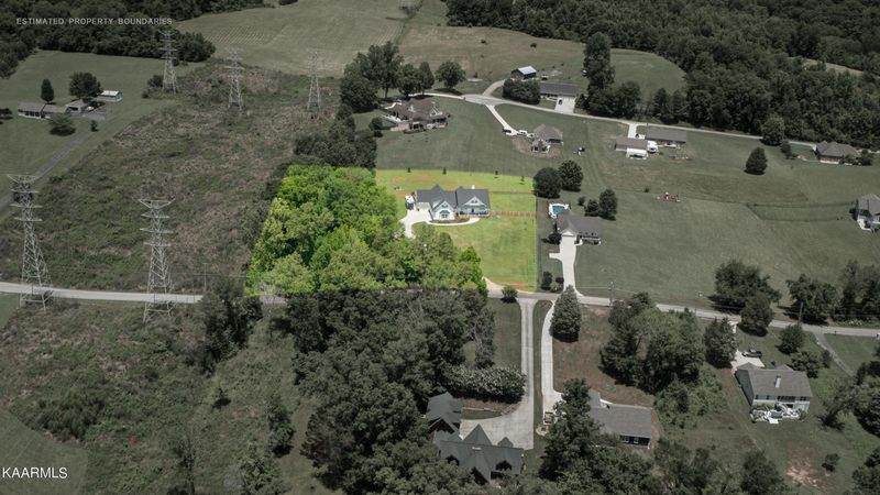 633 Emory River Rd, Harriman, TN 37748