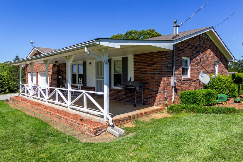 633 Johnson Rd, Kodak, TN 37764