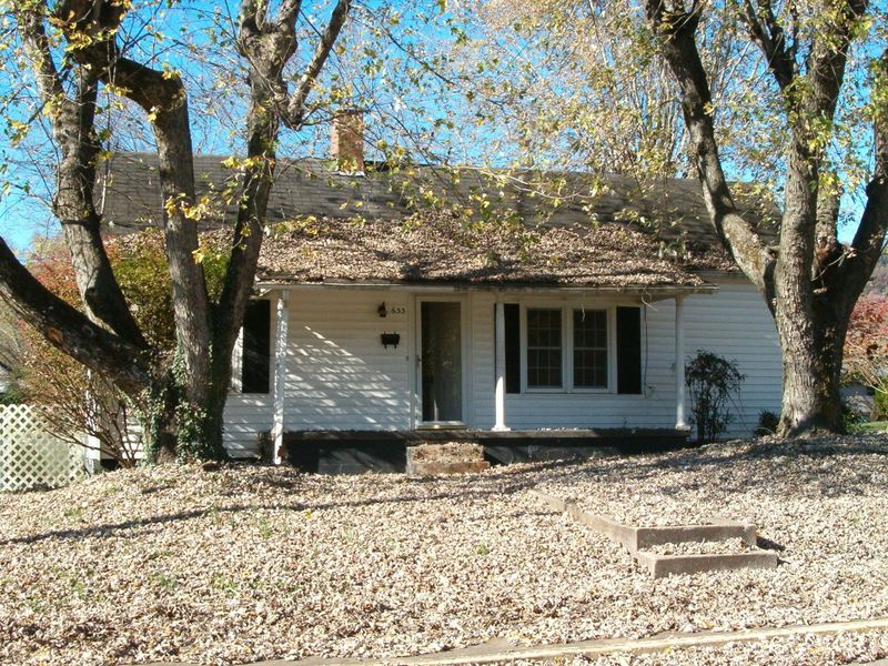 633 N Front St, Rockwood, TN 37854