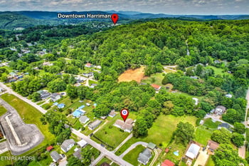 633 Russell Ave, Harriman, TN 37748
