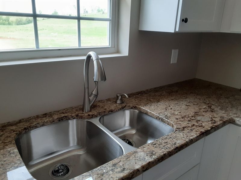 633 Sharp Rd, Sevierville, TN 37876