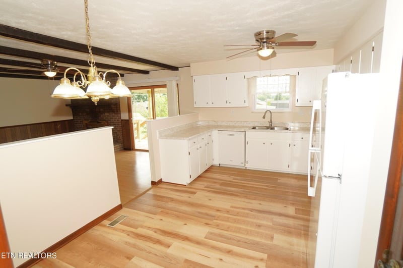 633 Shaver Dr, Talbott, TN 37877