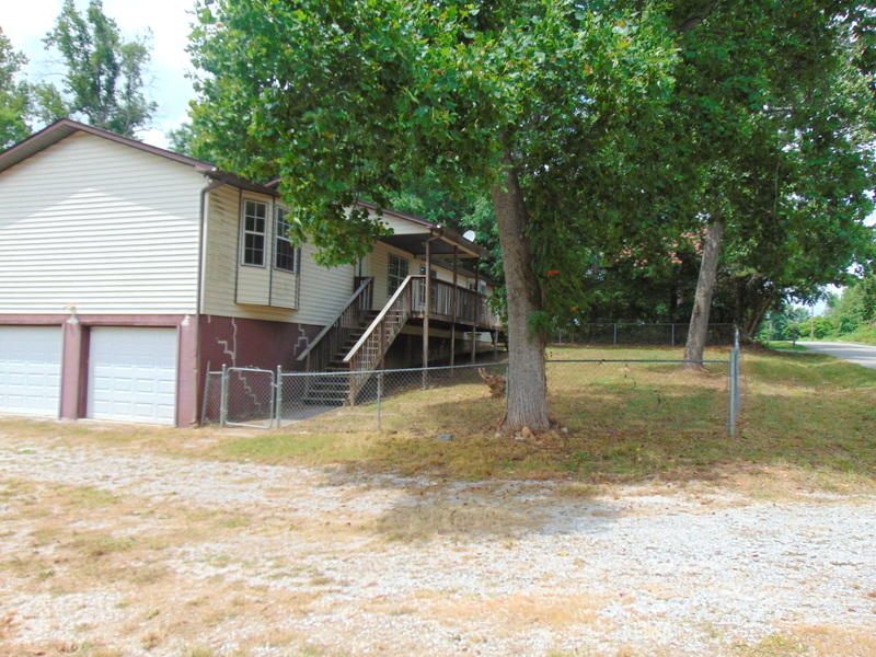 633 Skyline Dr, Harriman, TN 37748