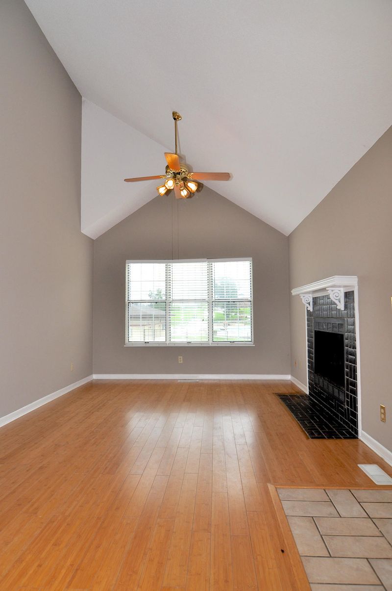 633 Vose Rd #Apt A, Alcoa, TN 37701