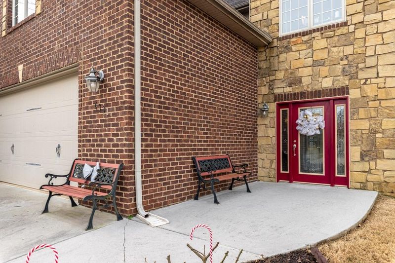 6331 Daisy Pointe Ln, Knoxville, TN 37920