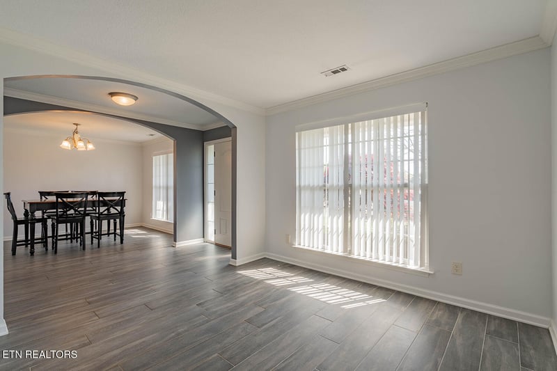 6331 Mcmillan Creek Dr, Knoxville, TN 37924