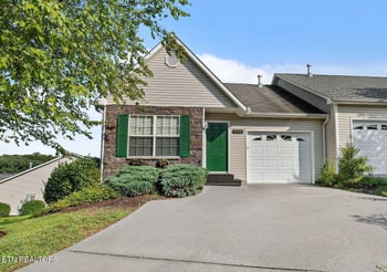 6334 Sky Song Ln, Knoxville, TN 37914
