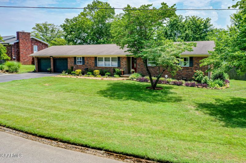 6336 Bowstring Tr, Knoxville, TN 37920