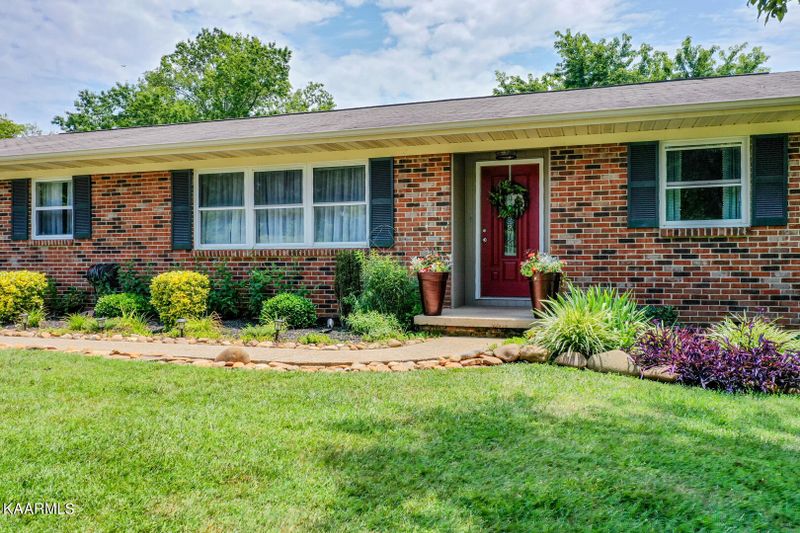 6336 Bowstring Tr, Knoxville, TN 37920