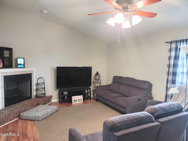 634 E Emory Rd, Blaine, TN 37709