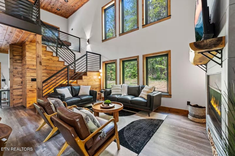 634 Gloryland Way, Pigeon Forge, TN 37863