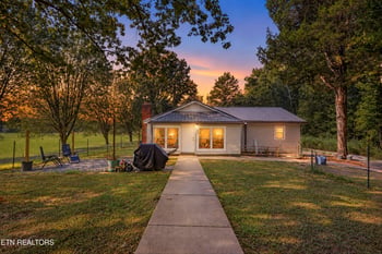 634 Johnson Rd, Oliver Springs, TN 37840