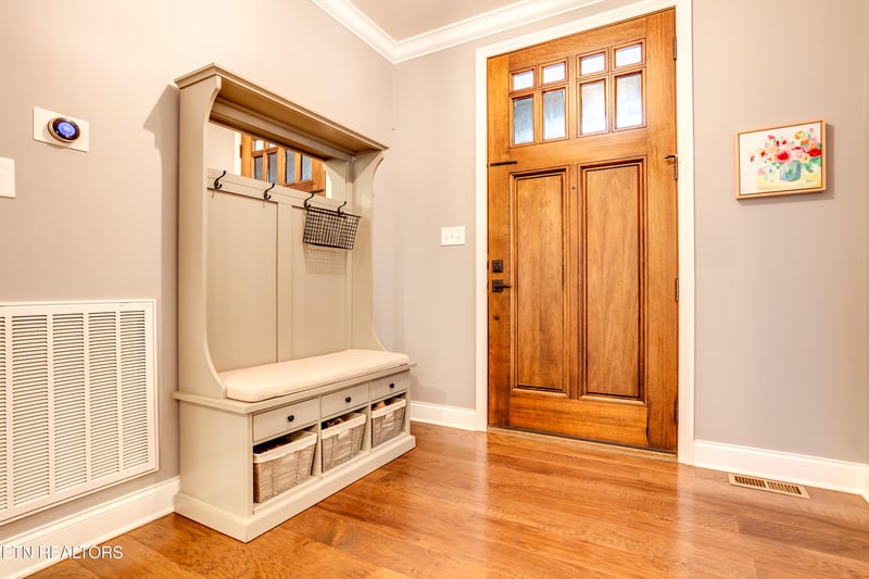634 Oak Cove Ln, Knoxville, TN 37922