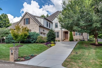 634 Oak Cove Ln, Knoxville, TN 37922