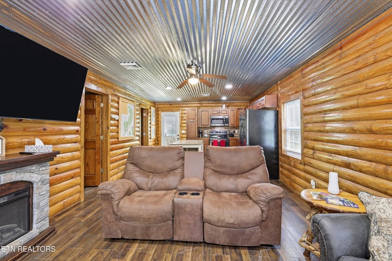 635 Briceville Hwy, Rocky Top, TN 37769