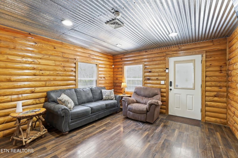 635 Briceville Hwy, Rocky Top, TN 37769