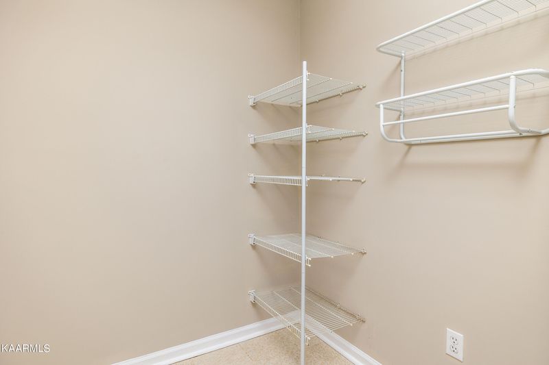 635 Farragut Commons Dr, Farragut, TN 37934