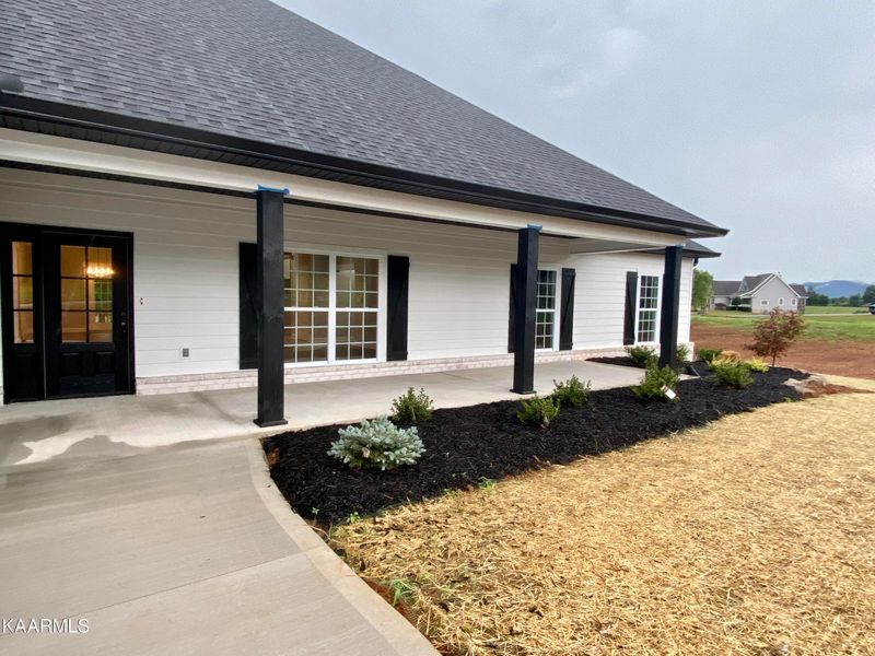 635 Kinsey Davis Dr, Walland, TN 37886