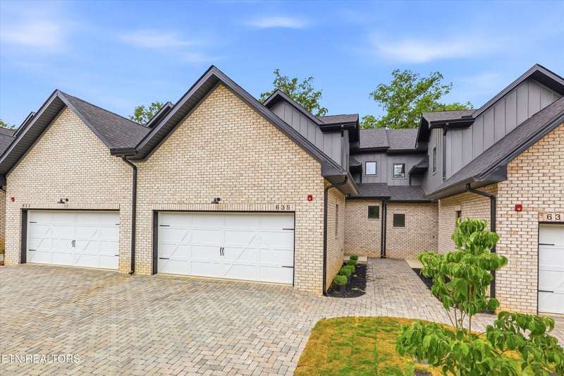 635 October Glory Ln, Knoxville, TN 37934