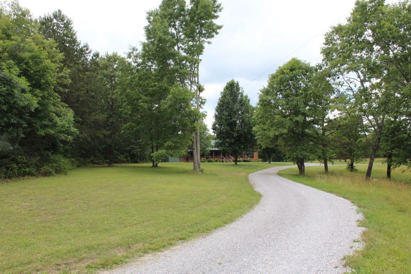 635 Orlie Young Rd, Crab Orchard, TN 37723