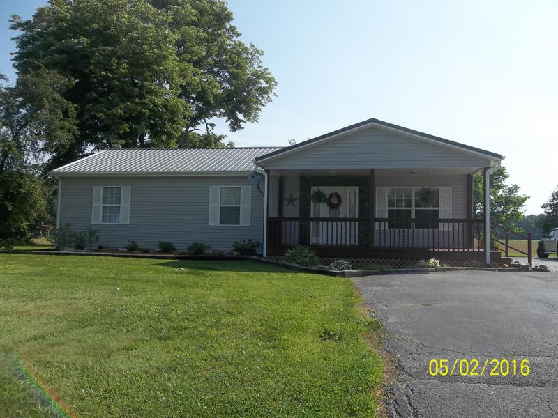 635 Potters Falls Rd, Wartburg, TN 37887