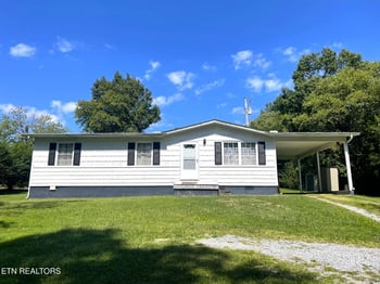 635 W Vinegar Valley Rd, Friendsville, TN 37737