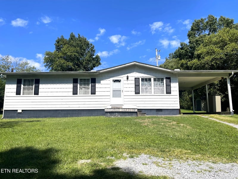 635 W Vinegar Valley Rd, Friendsville, TN 37737