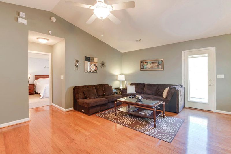 6354 Gary Moore Ln, Powell, TN 37849