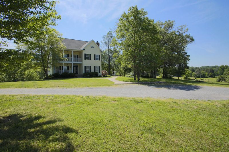 6356 Stephen Quarry Ln, Corryton, TN 37721