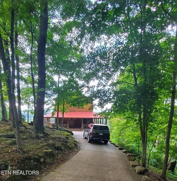 636 Shug Mount Rd, Oneida, TN 37841