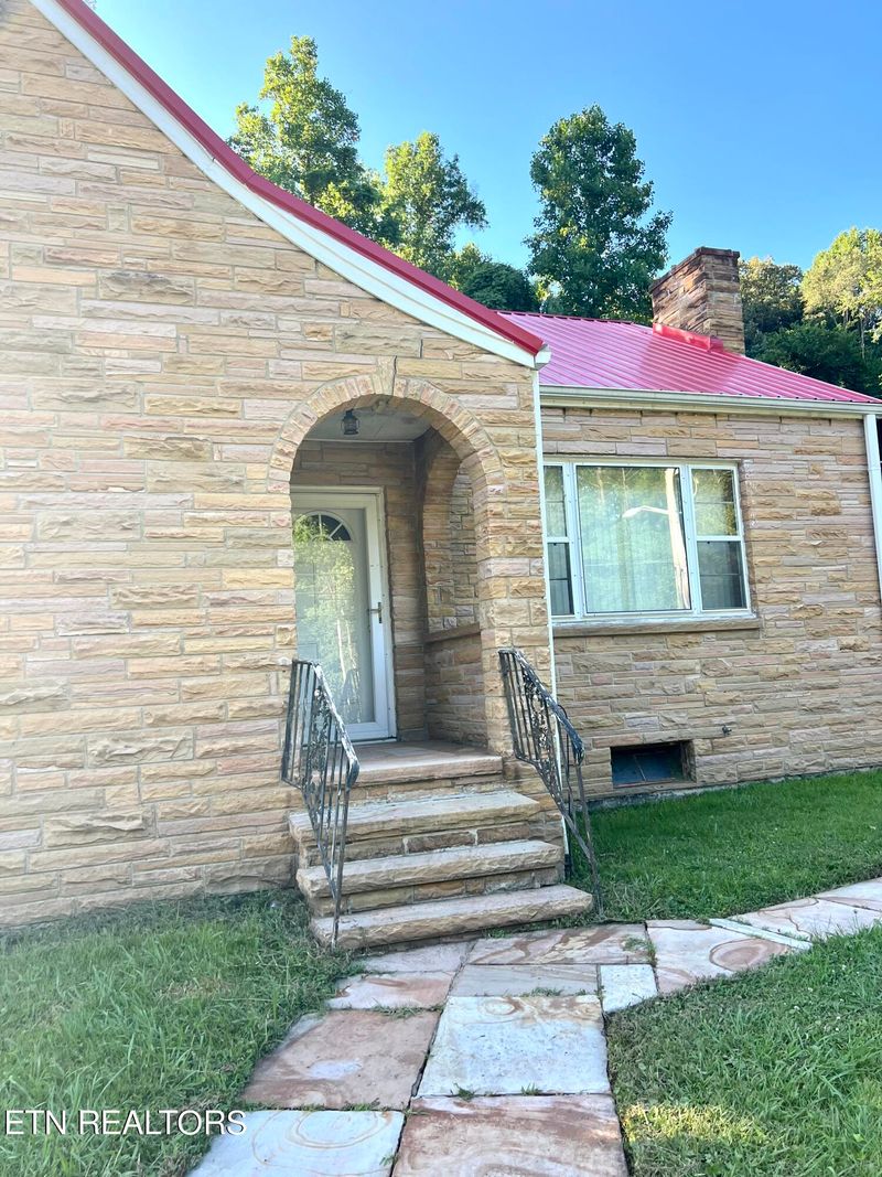 636 W Tri County Blvd, Oliver Springs, TN 37840