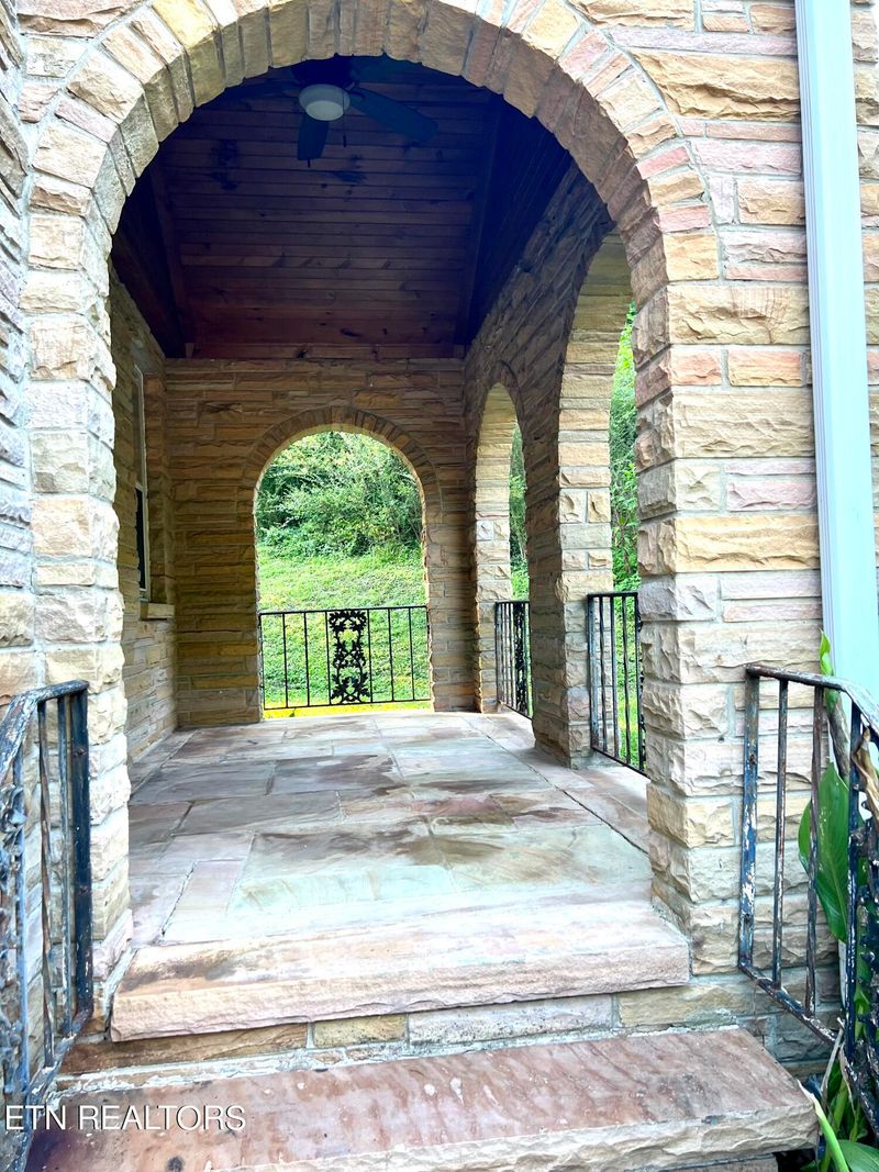 636 W Tri County Blvd, Oliver Springs, TN 37840