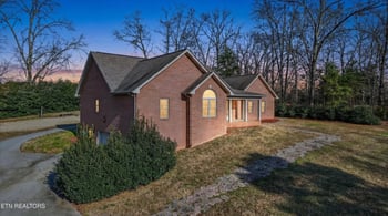 637 Baye Rd, Rutledge, TN 37861