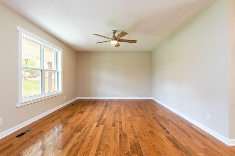 638 Cedar Cir, Lenoir City, TN 37772