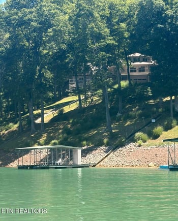 639 Deerwood Ln, Lafollette, TN 37766