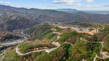 639 Kristis Pl, Gatlinburg, TN 37738